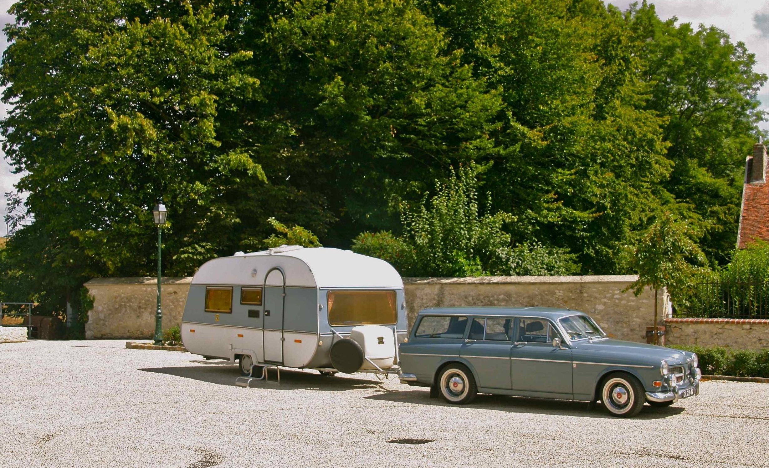 Car and caravan breakdown cover navigating the road